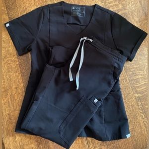 Figs Inala scrub top and Yola skinny scrub pant set black size S & SP good cond.